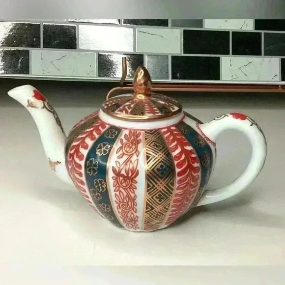 Franklin Mint VICTORIA & ALBERT MUSEUM TEAPOT Meisson GREAT CONDITION w/ Cert - Picture 1 of 8